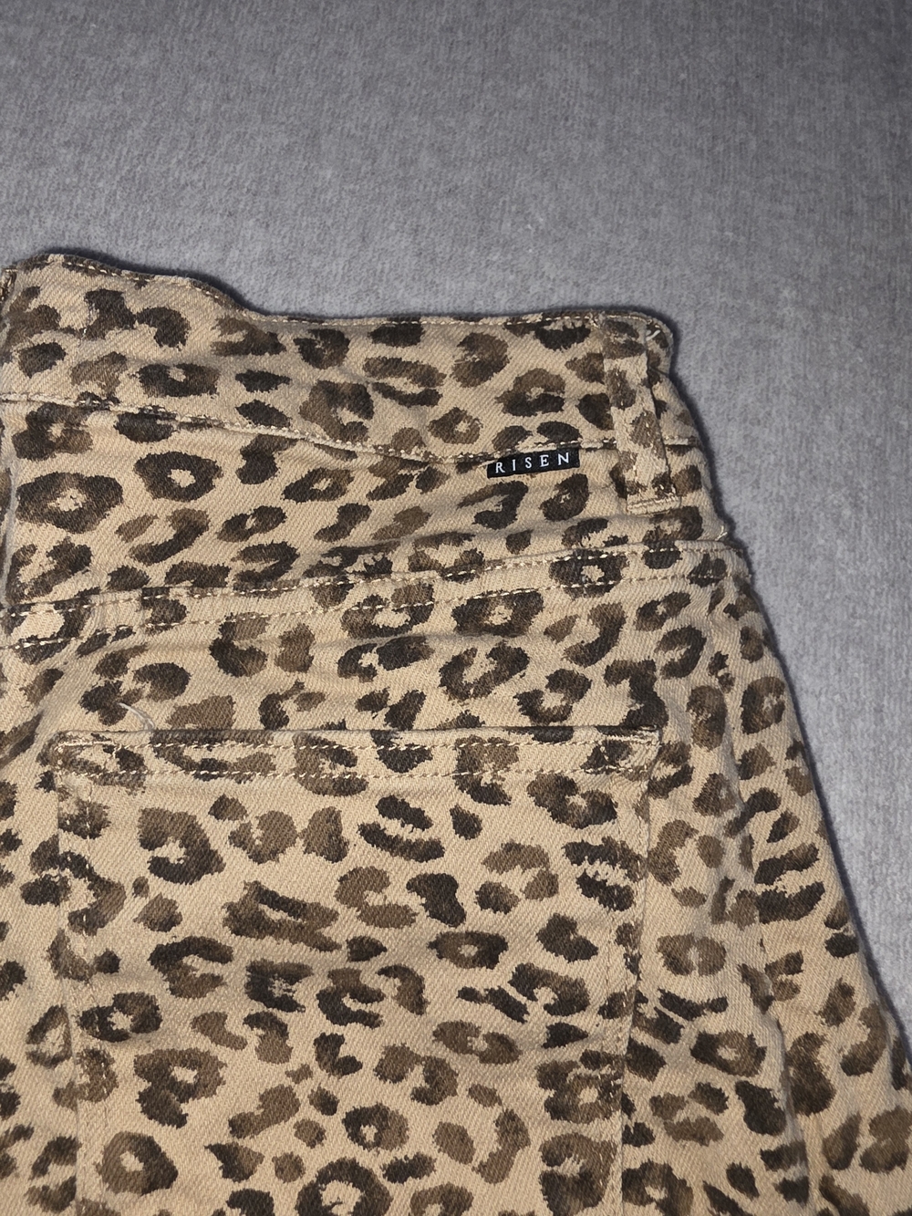 Risen Leopard Barrel Jeans - Picture 5 of 7